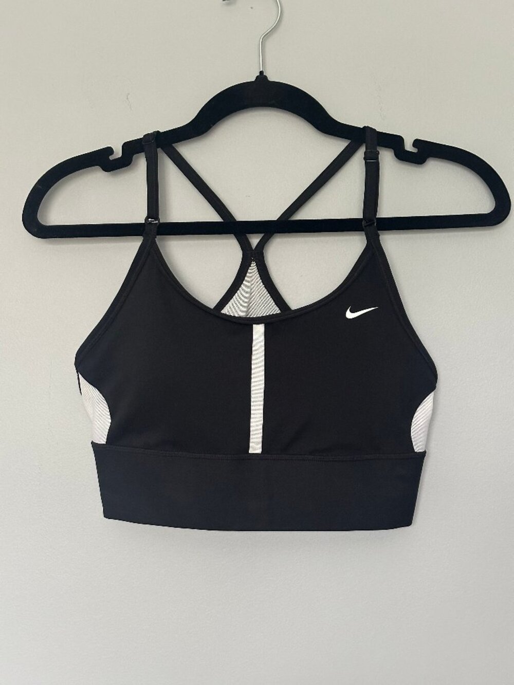 Nike Dry Fit Spots Bra Black and White Adjustable Straps Size Medium